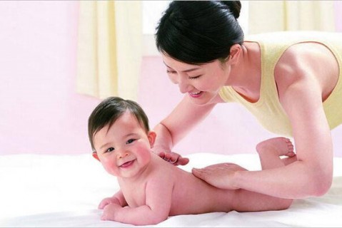 昆明代生宝宝长牙了就断奶了吗 喂奶的六大误区妈妈千万要避开